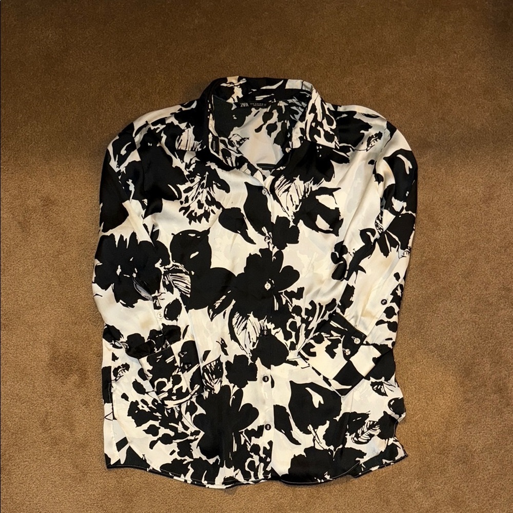 Zara Black and White Graphic Button Down Shirt